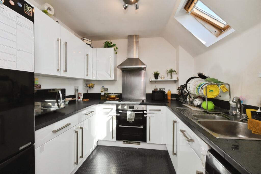 House in East Hertfordshire, Stanstead St Margarets - View 4
