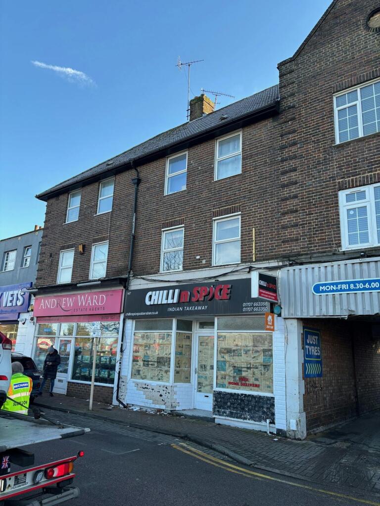 Main image of property: 147 High Street, Potters Bar, EN6 5BB