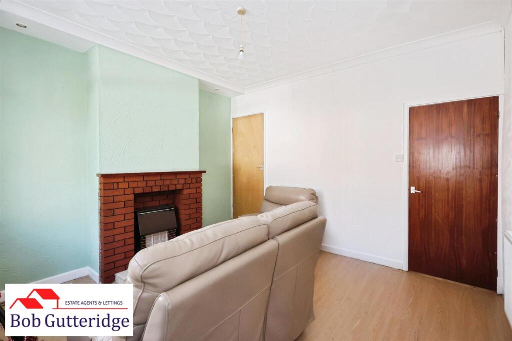 House in Stoke-on-Trent - View 4