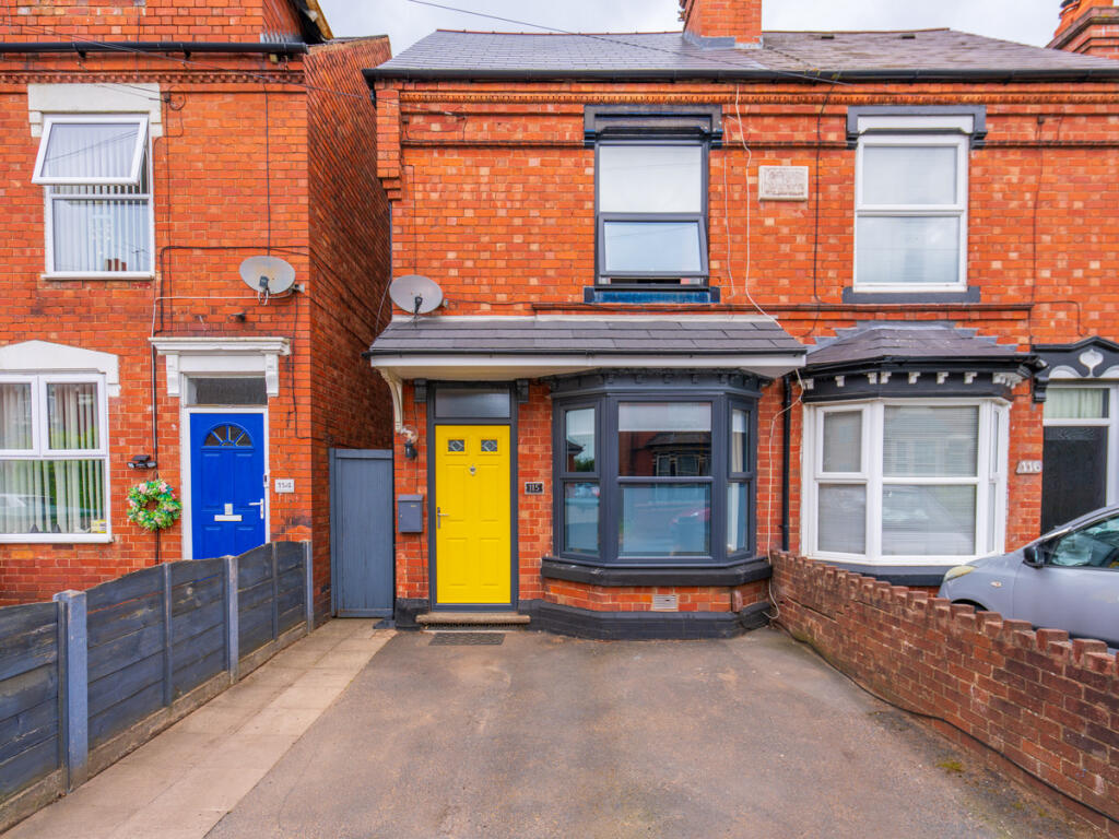 3-bed semi-detached on Hurcott Road, Kidderminster, DY10, £230,000