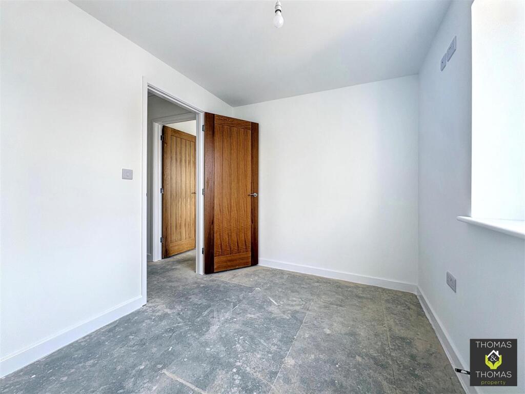 House in Gloucester - View 3