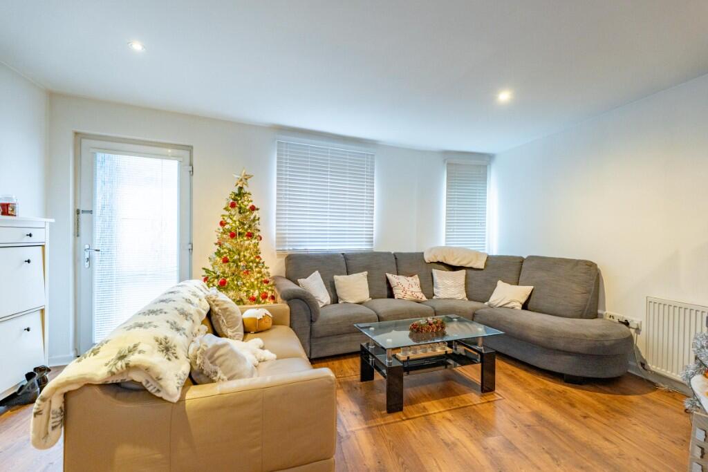 7 Balmoral Terrace, Aberdeen, AB10 - 13