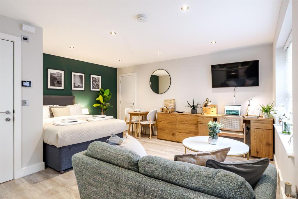 Main image of property: Victoria Road, Cambridge