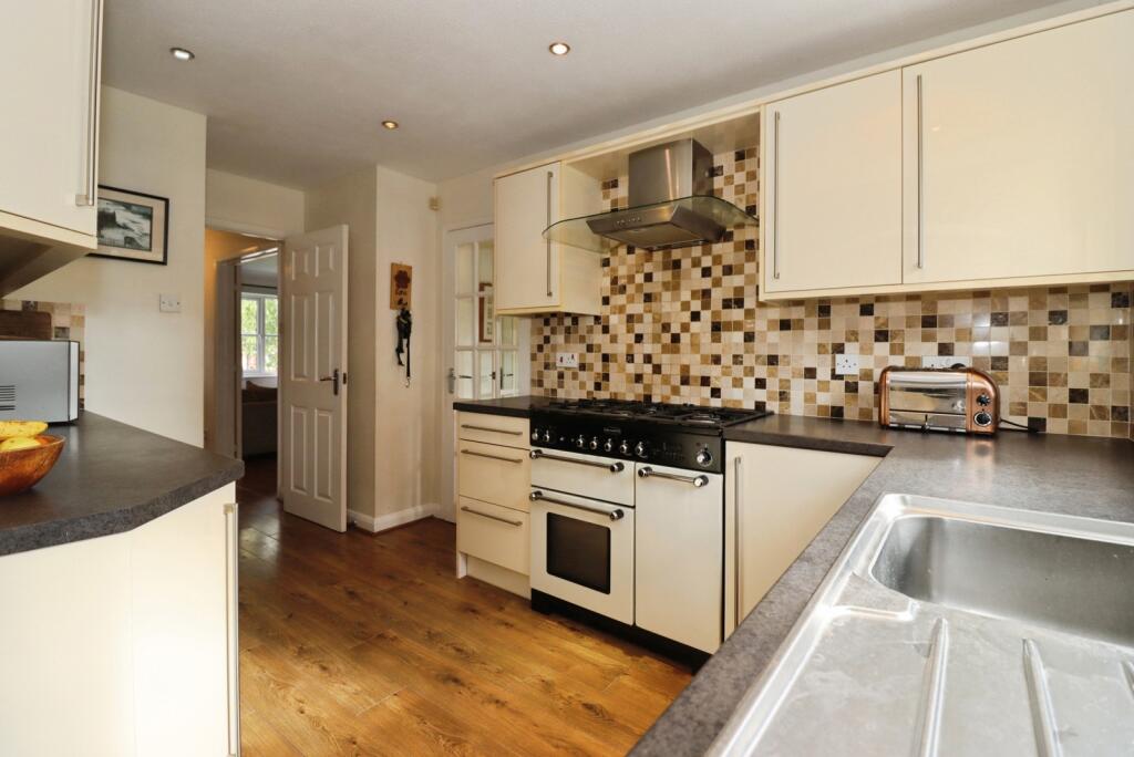 House in Bristol, Bradley Stoke - View 3
