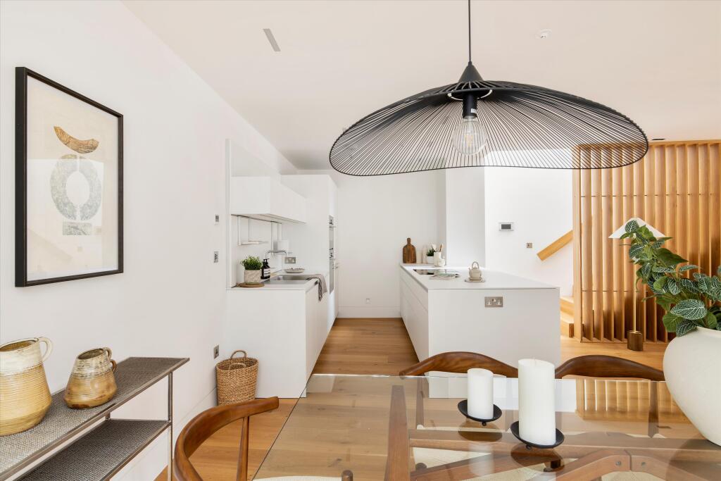 House in London, Lancaster West Estate, Notting Hill - View 2