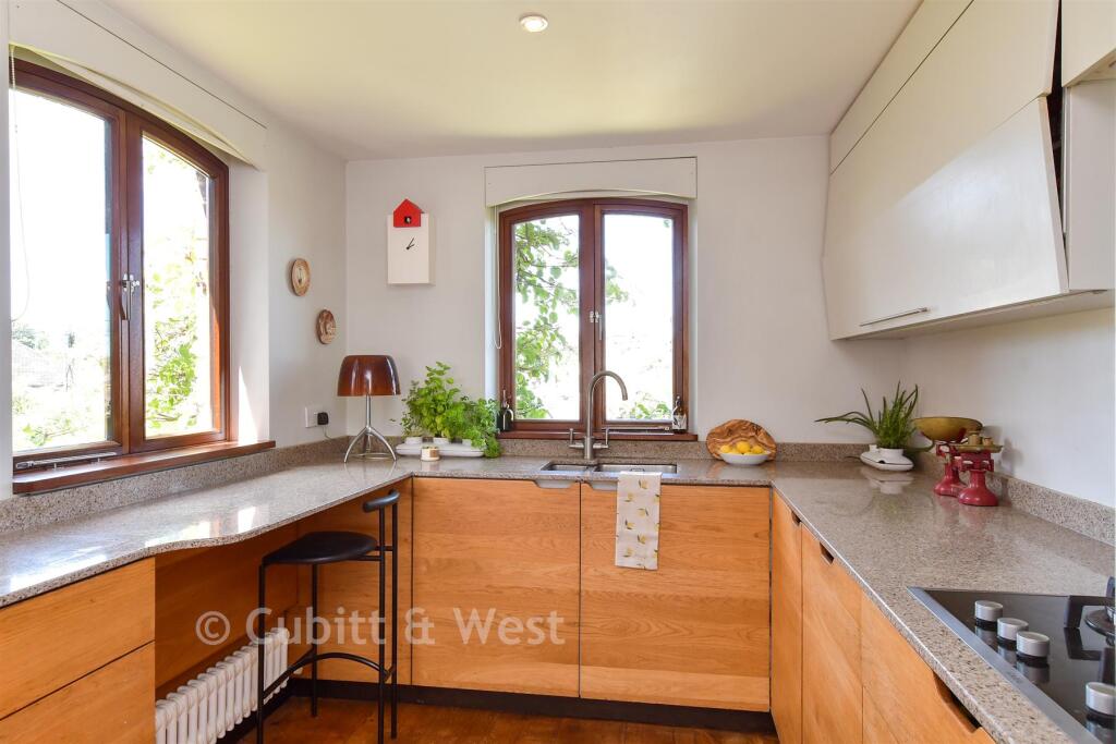 House in Brighton - View 5