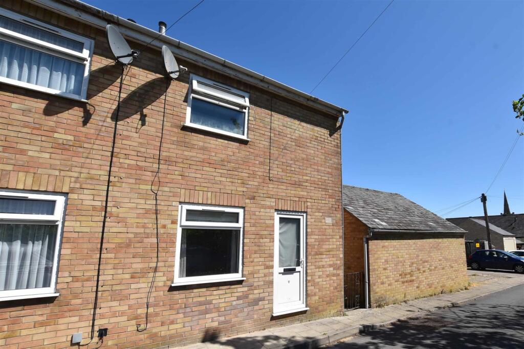 2-bed semi-detached on Rock Road, Stamford, £249,995