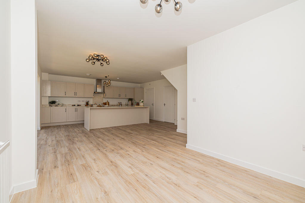 House in Hinckley and Bosworth, Newbold Verdon - More