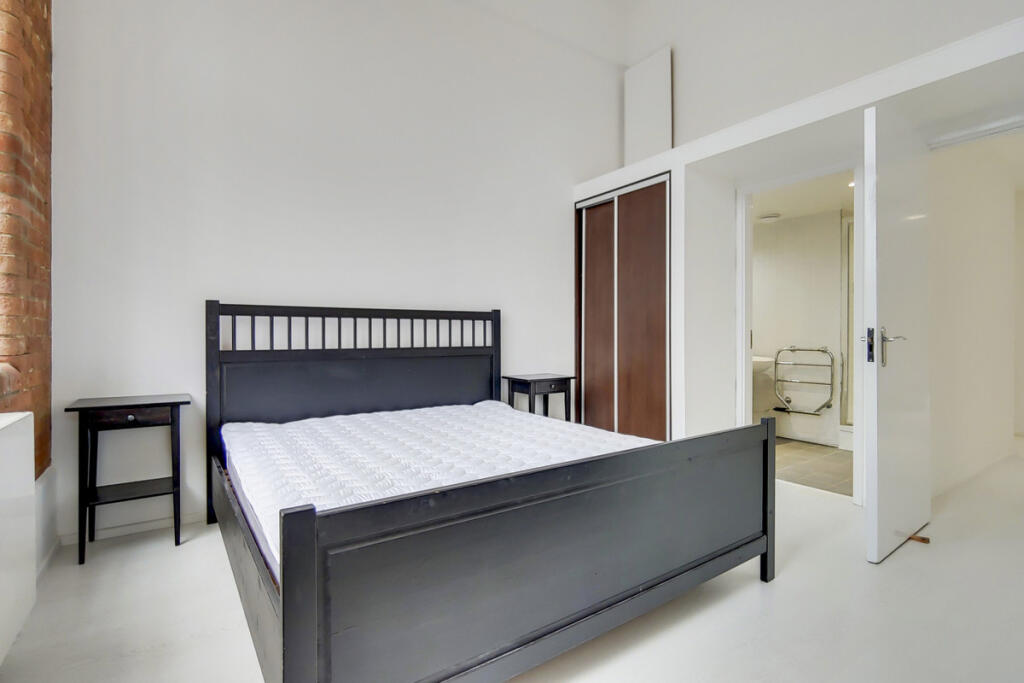 Apartment in London - More