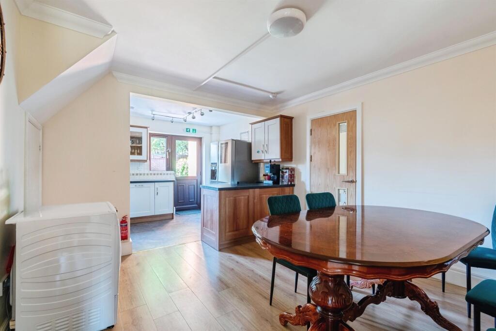House in Chippenham, Wiltshire - View 5