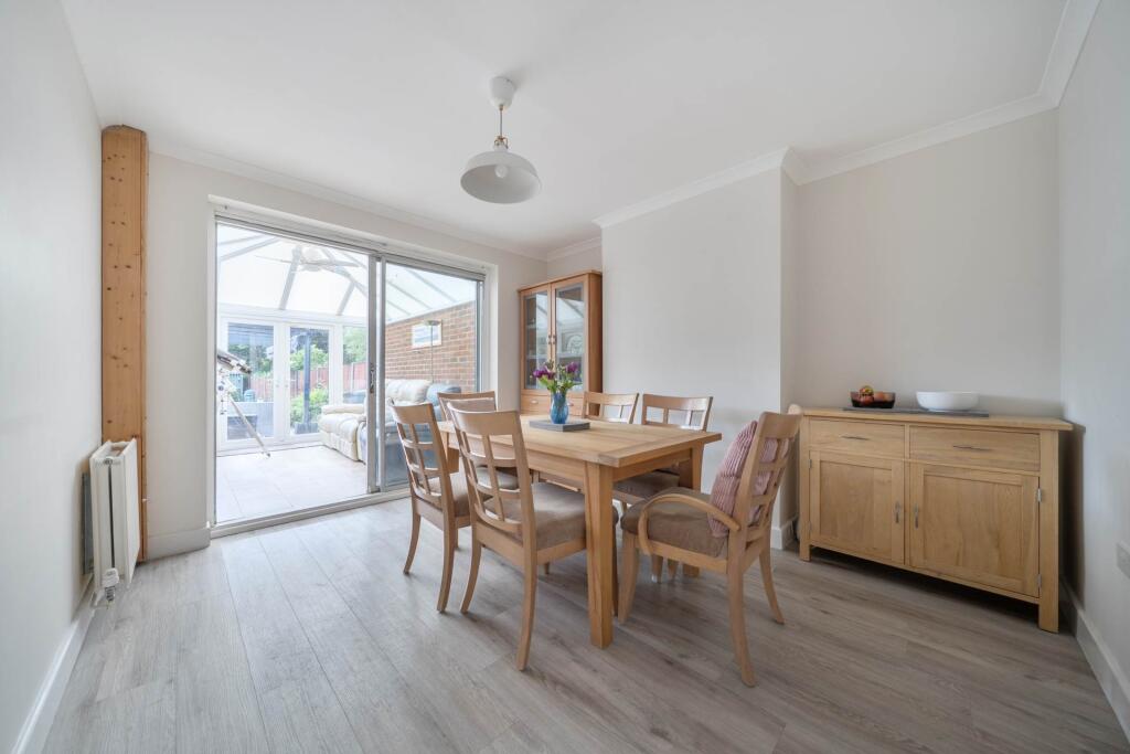 Larkway, Brickhill photo 4