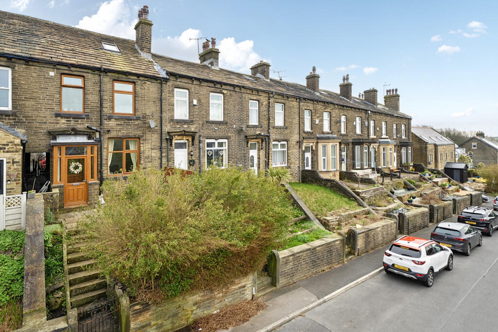 Main image of property: Cliffe Terrace, Bradford, BD13 4