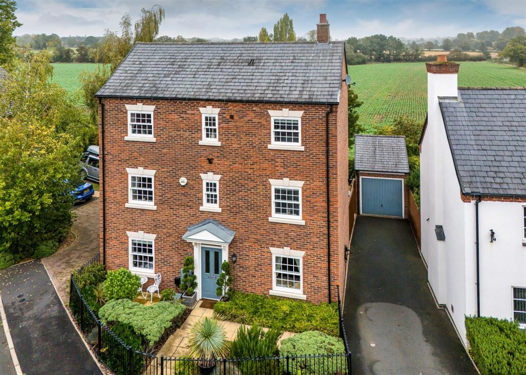 5-bed detached on 49 Deacons Field, Brewood, Stafford, ST19 9GA, £575,000