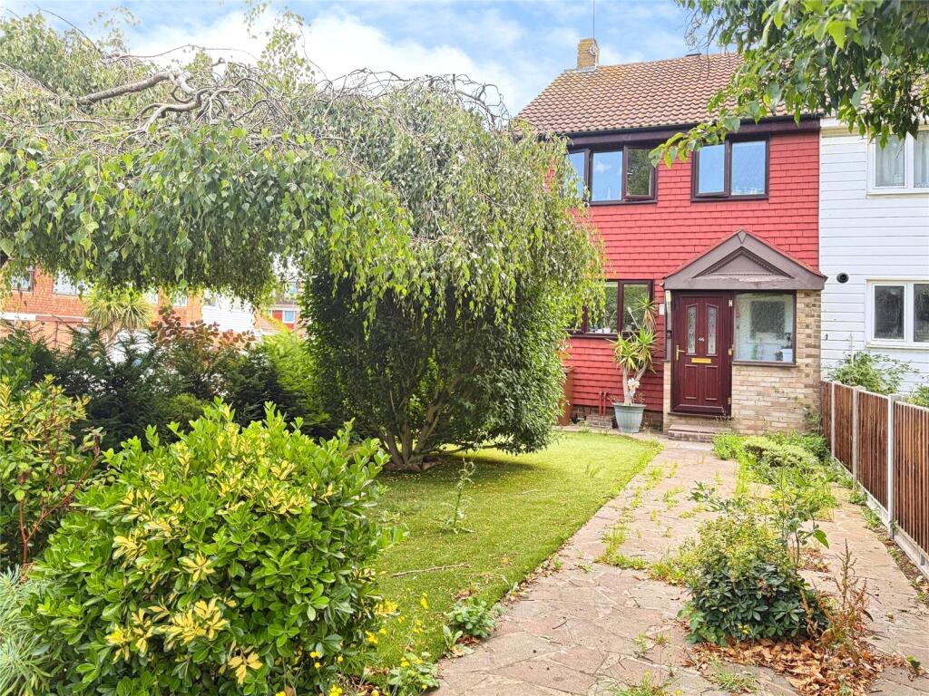 Main image of property: Farnham Close, Rainham, Gillingham, Kent, ME8