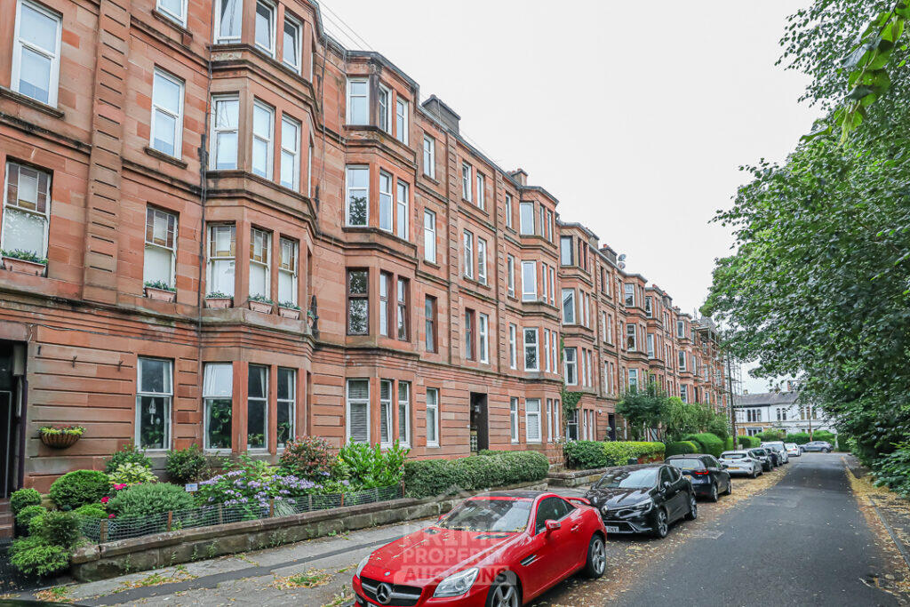 Main image of property: 2/1 19 Merrick Gardens, Glasgow, G51 2TN