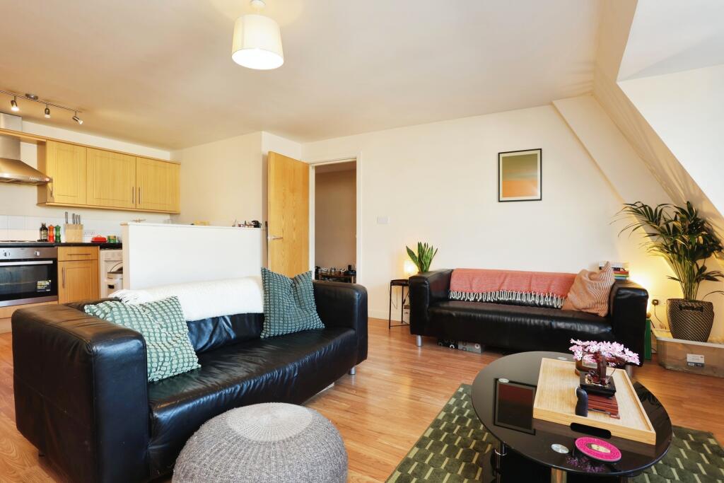 Apartment in Nottingham - View 4