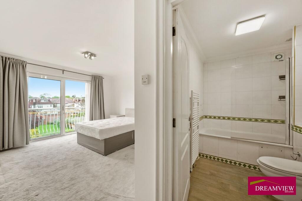 Apartment in London - More