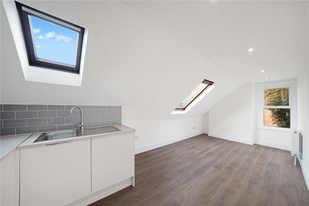 Cricklewood Lane, Willesden Green, NW2 photo 3