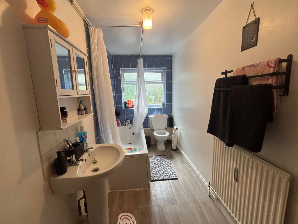 Apartment in Basingstoke and Deane, Basingstoke - More