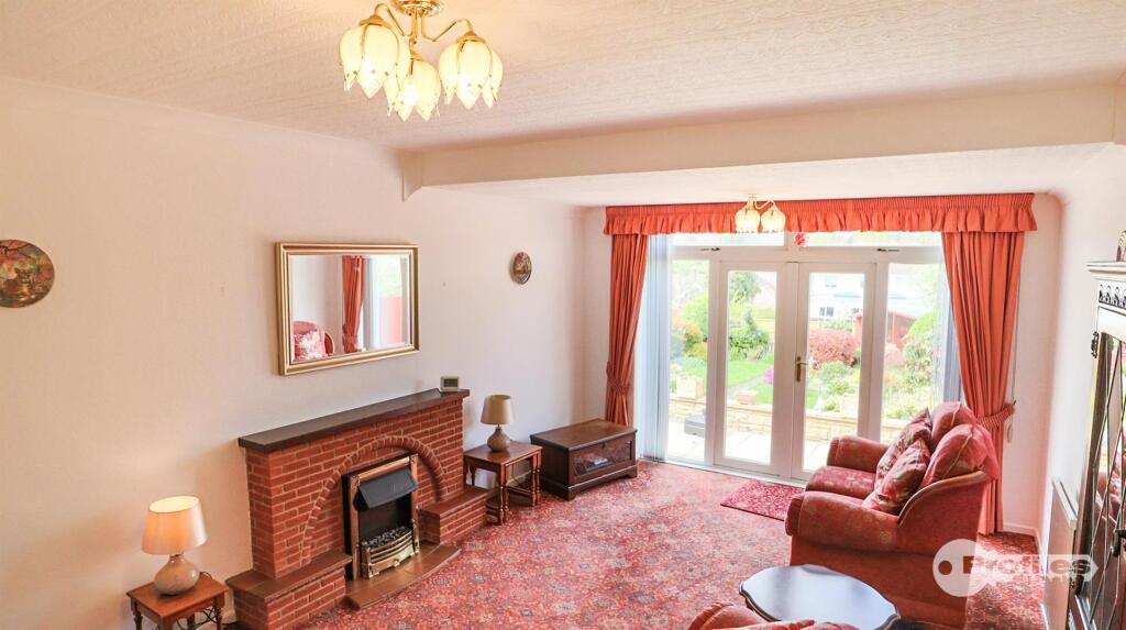 House in Hinckley and Bosworth, Lash Hill, Burbage - View 2