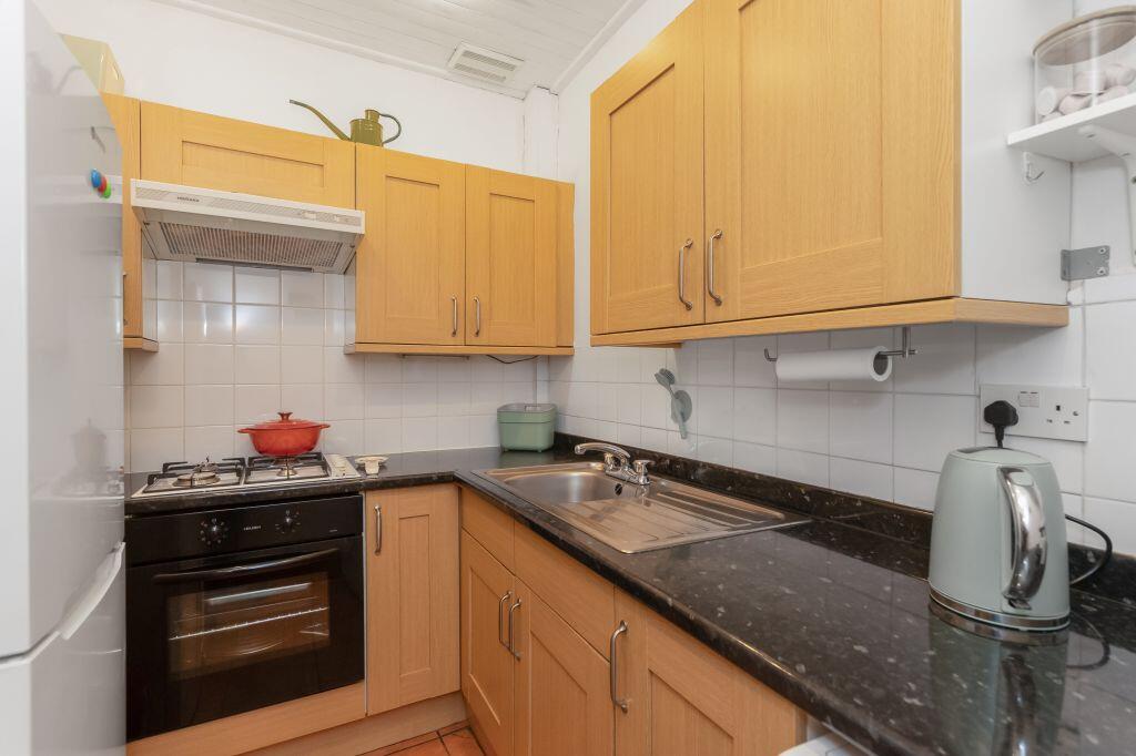 Apartment in Edinburgh, The Grange - View 5
