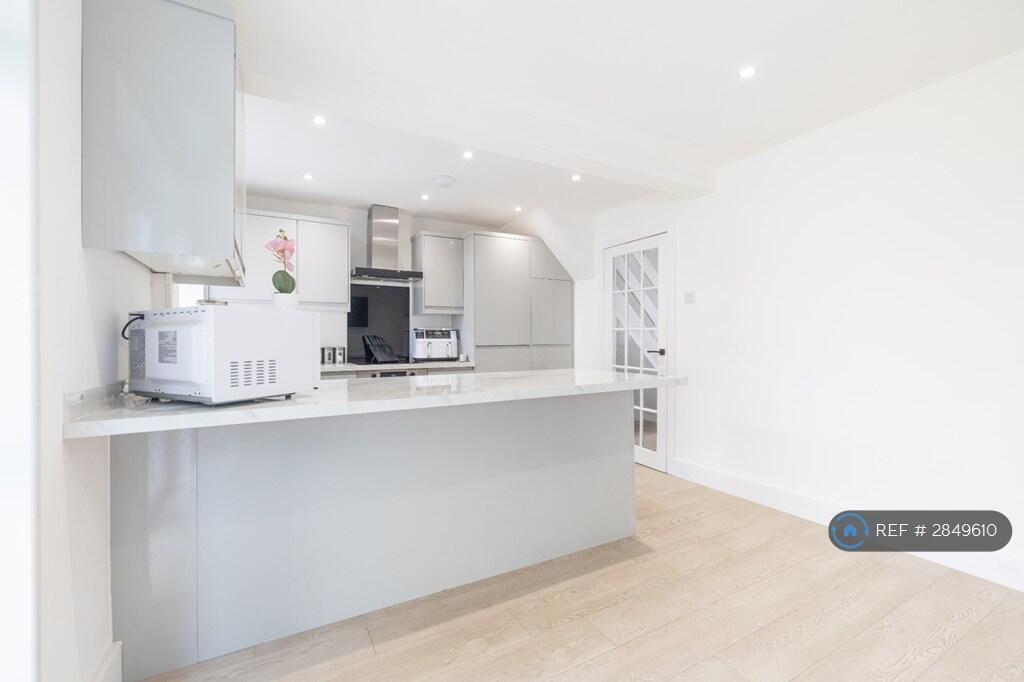 Additional image 11 of Woodrow Close, Catshill, Bromsgrove, B61