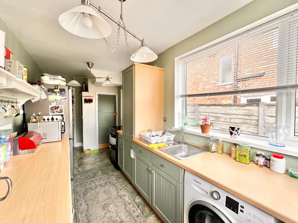 Glebelands Road, Sale, Greater Manchester, M33 photo 4