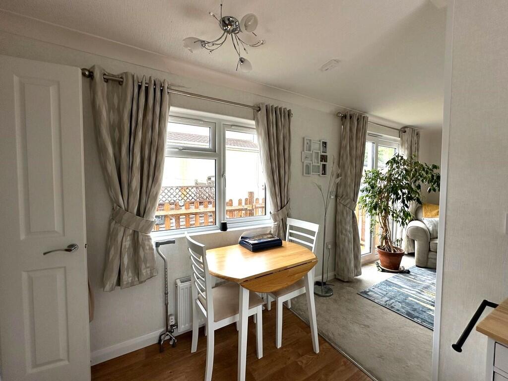 The Rowans , Woodbine Close photo 3