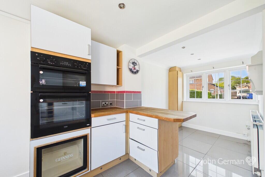 House in Stoke-on-Trent - More