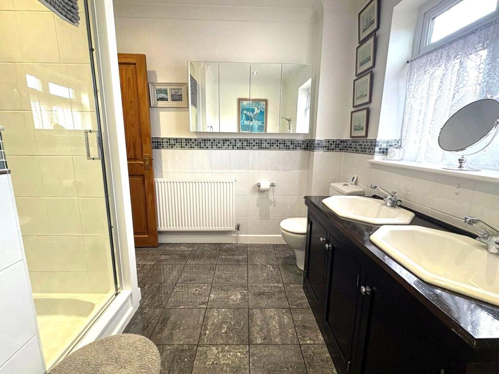 House in Guildford, Shawfield, Ash - View 4