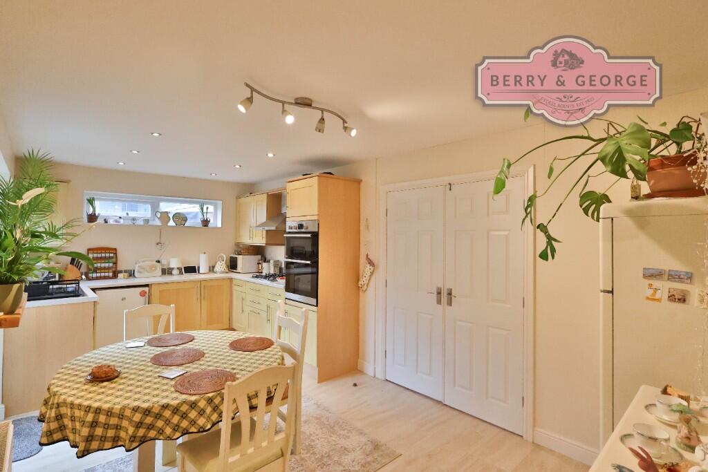 Ger Y Llan, Gwernymynydd. CH7 4DR photo 2