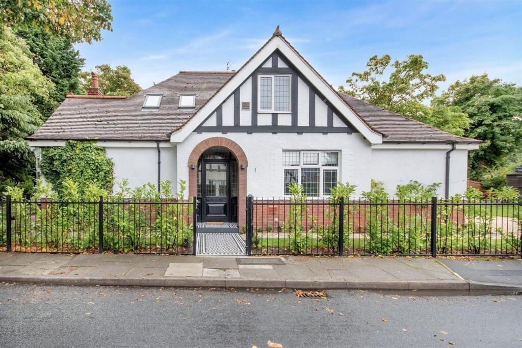 Main image of property: The Oval, Bessacarr, Doncaster