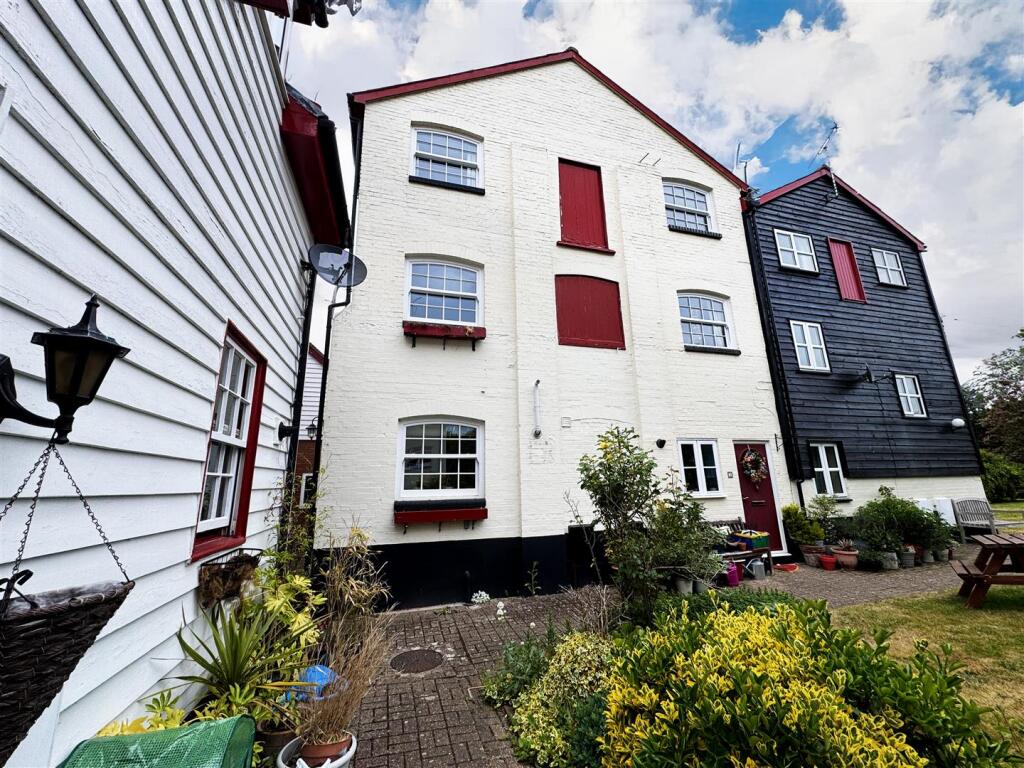 Main image of property: Barn View Road, Coggeshall