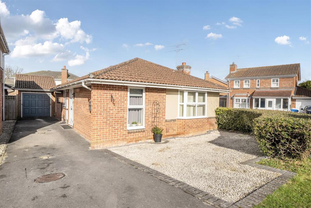 Main image of property: Hatchgate Copse Bracknell, Berkshire, RG12 8GG