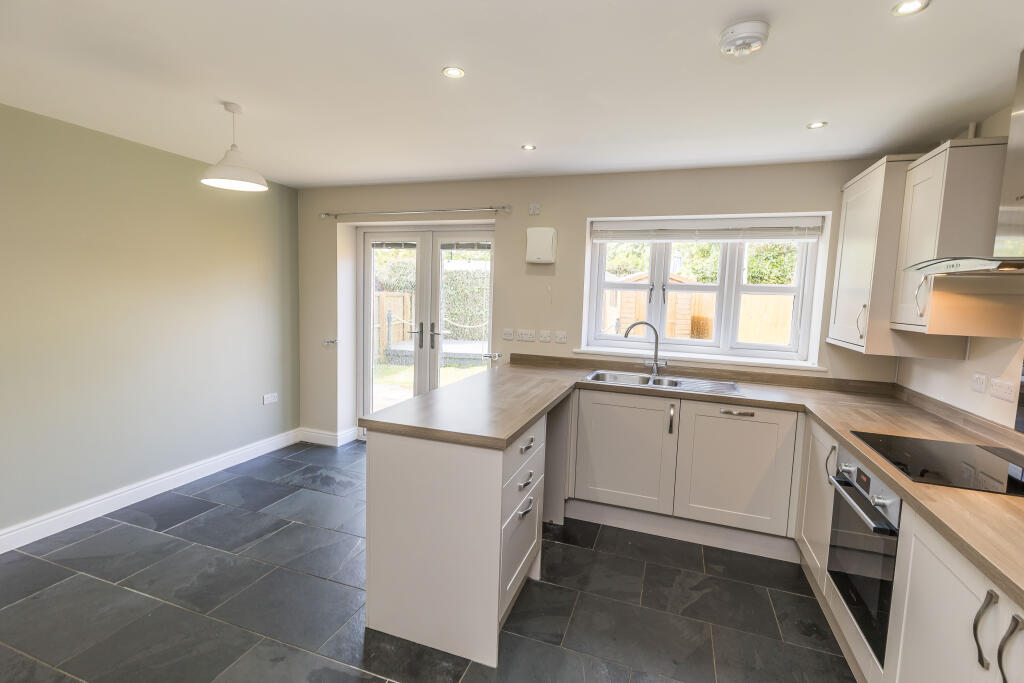 Yr Hendy, Wrexham, LL11 - View 3