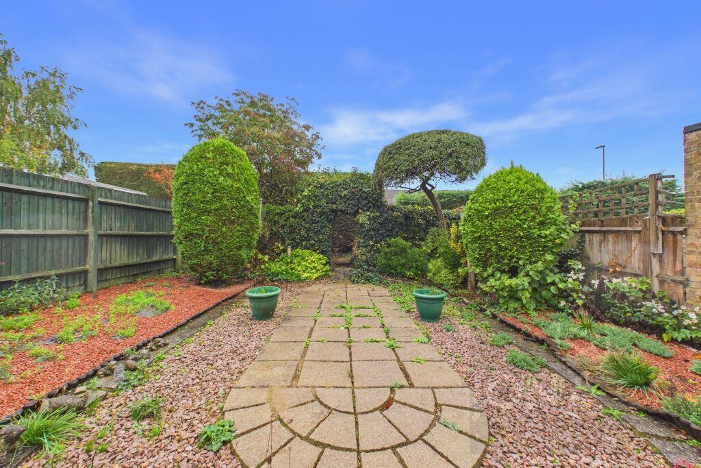 Edges Court | Moulton | NN3 photo 2