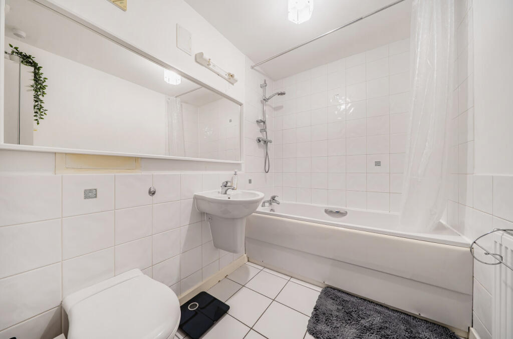 Apartment in Southampton - More