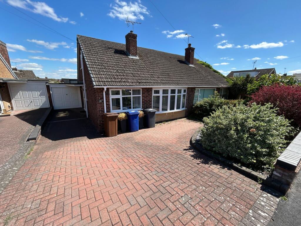 3-bed semi-detached on Lewis Drive, Burton-On-Trent, DE13, £220,000
