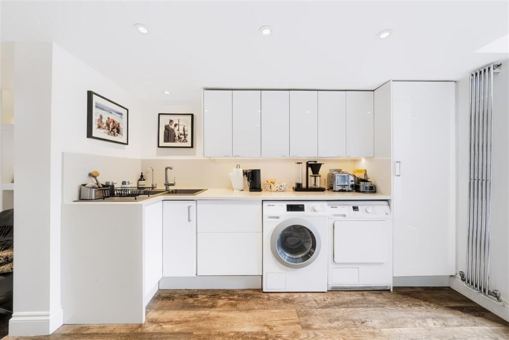 Apartment in London - More