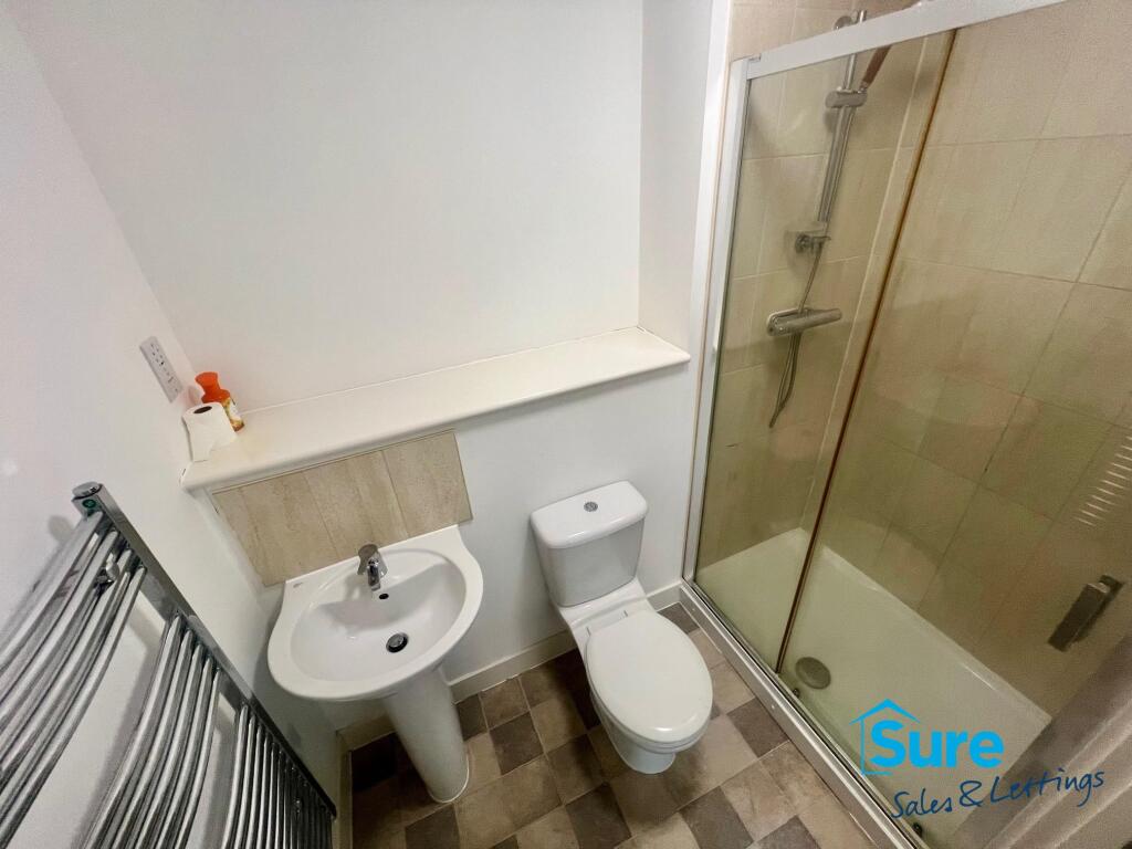 Apartment in Gloucester - View 5