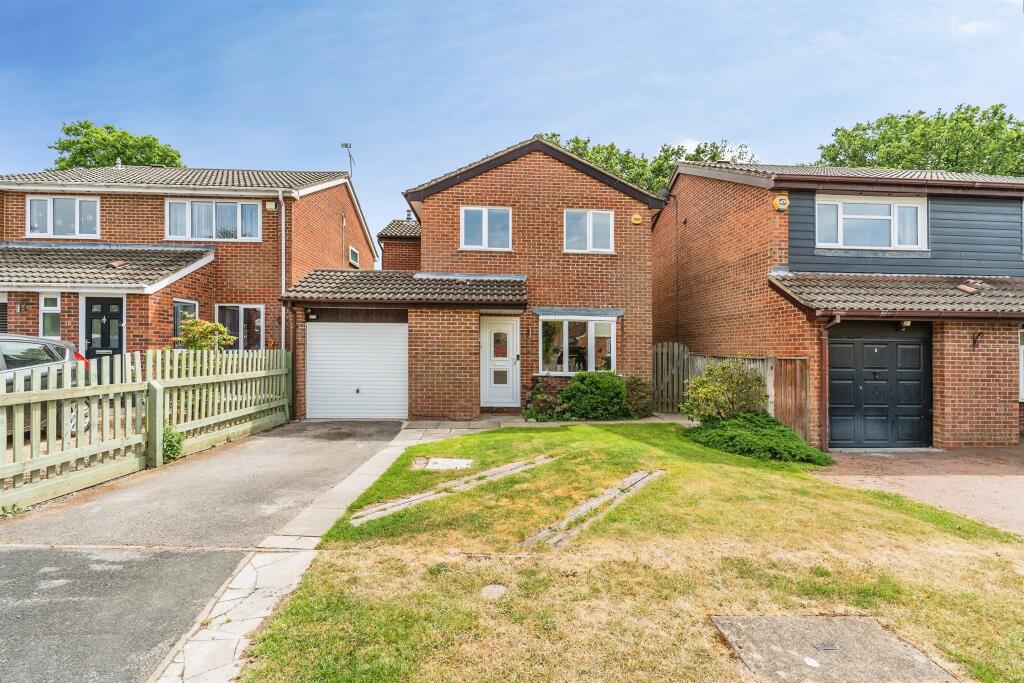 Main image of property: Hulles Way, North Baddesley, SOUTHAMPTON