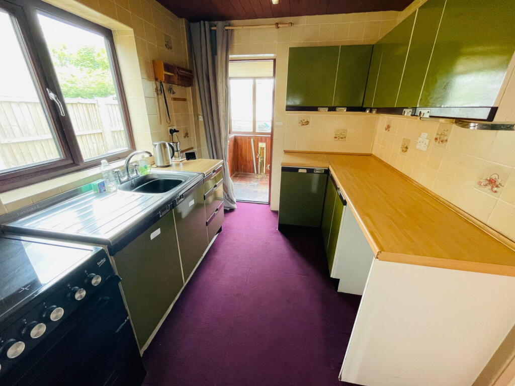 House in Huddersfield - View 5