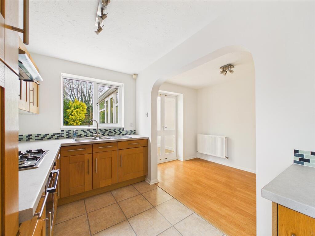 Monkton, Elloughton - More