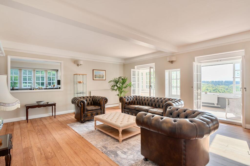 Camp Road, Woldingham, CR3 photo 4