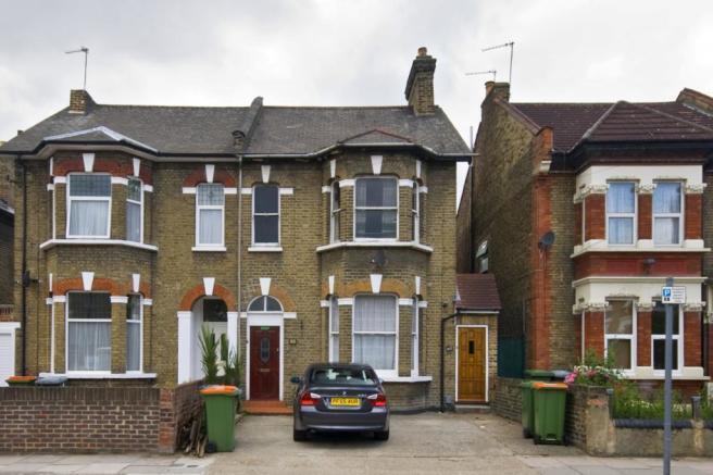 Main image of property: Carnarvon Road, London