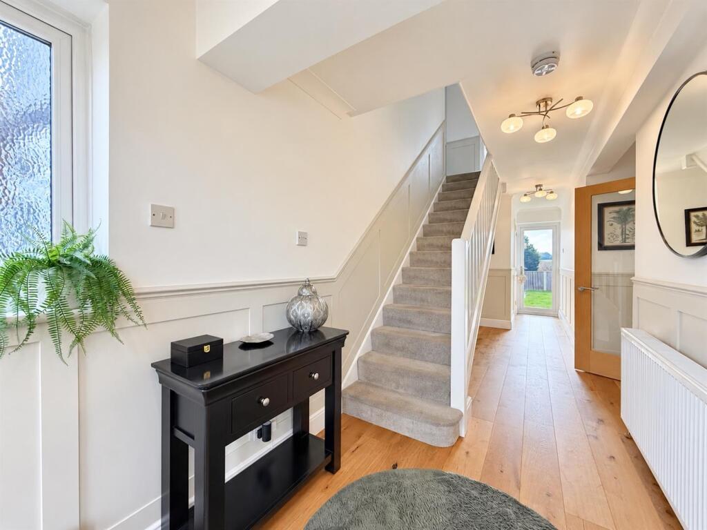 House in Chelmsford, Broad's Green, Great Waltham - More