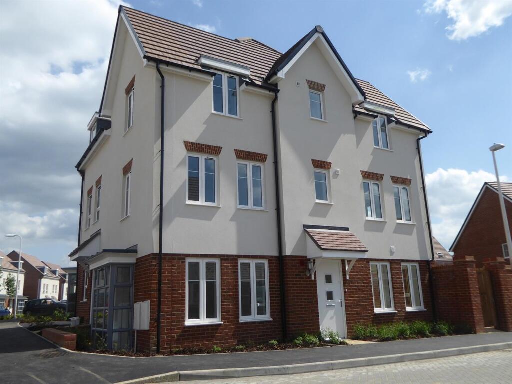 Main image of property: Planner Walk, Wokingham, Berkshire, RG40 1GU