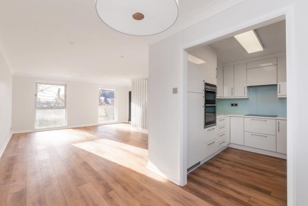 House in London, Dacre Park Estate, Blackheath - View 3