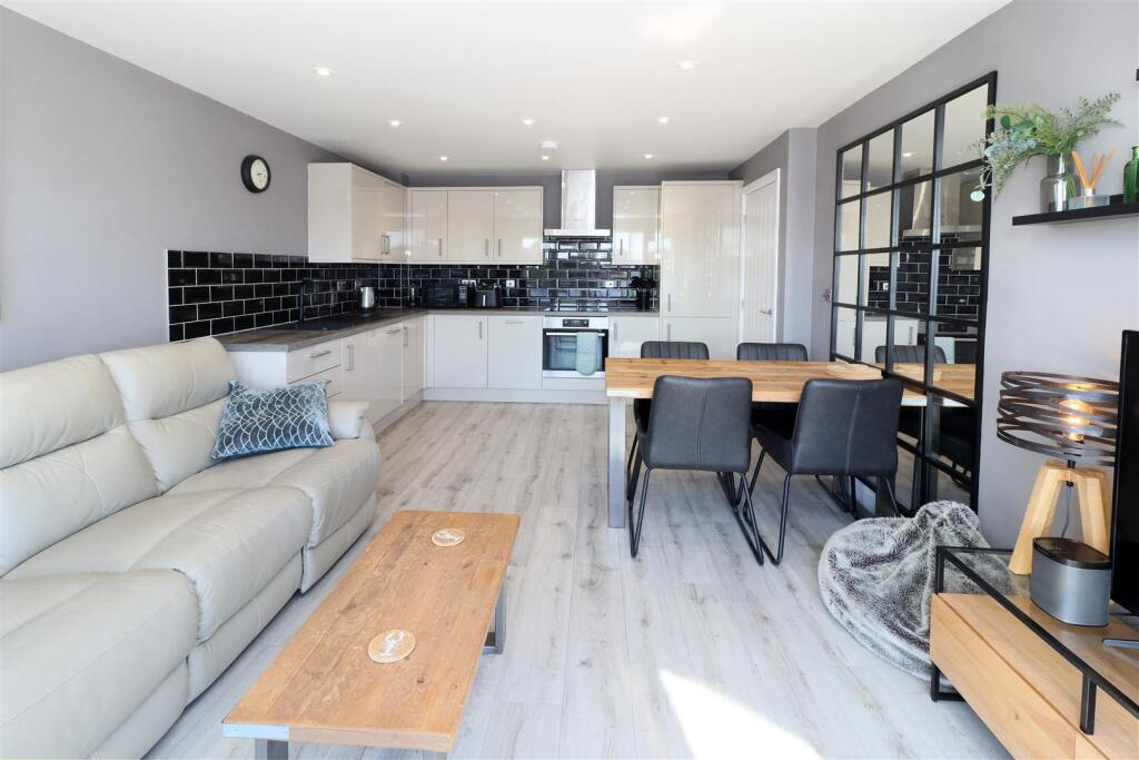 Apartment in North Tyneside, Preston - View 3