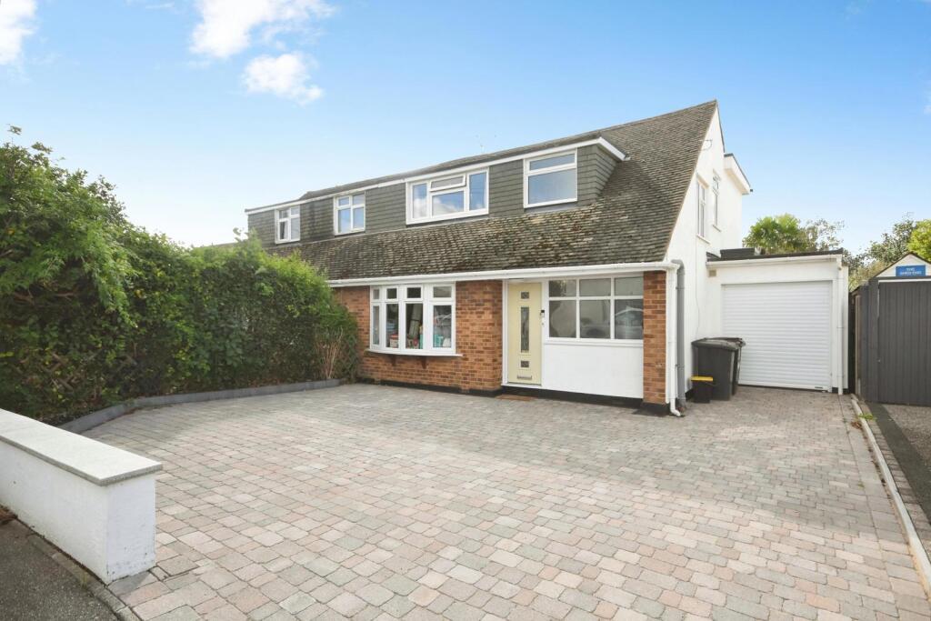 Main image of property: Silverthorne Close, Rochford, SS4